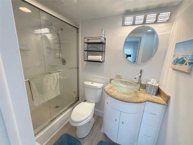APT-406 - 140 Ne 28 Th Ave, Condo with 2 bedrooms, 2 bathrooms and null parking in Pompano Beach FL | Image 14