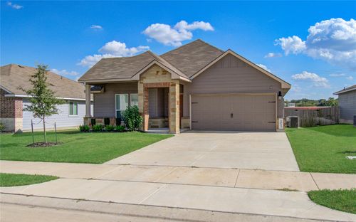 1013 Fannin St, Brenham, TX, 77833-2220 | Card Image