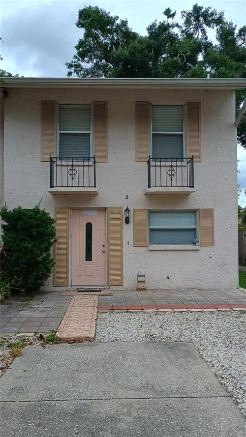 11727 Wesson Cir E, TAMPA, FL, 33618-3515 | Card Image