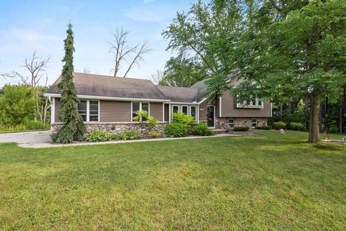 1218 Plateau Heights Road, Hobart, WI, 54313 | Card Image