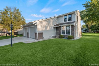 22529 Cranbrooke Drive, Condo with 2 bedrooms, 1 bathrooms and null parking in Novi MI | Image 2