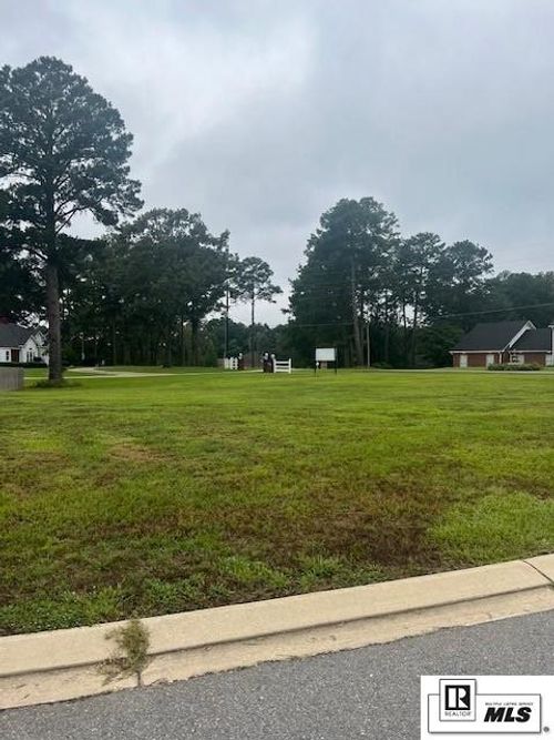 102 Westlakes Dr, West Monroe, LA, 71292-5901 | Card Image