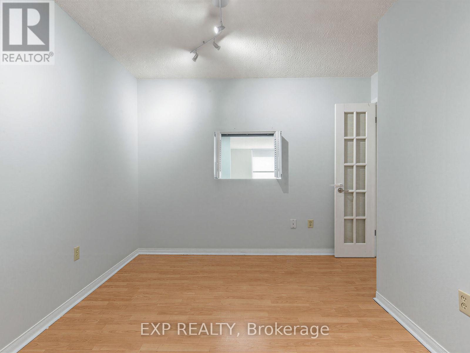 Residential Lease in Toronto (Lansing-Westgate) 5
