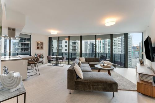 2401-1000 Brickell Plz, Miami, FL, 33131 | Card Image