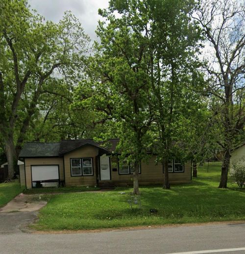 1106 E 2nd St, Sweeny, TX, 77480-3308 | Card Image