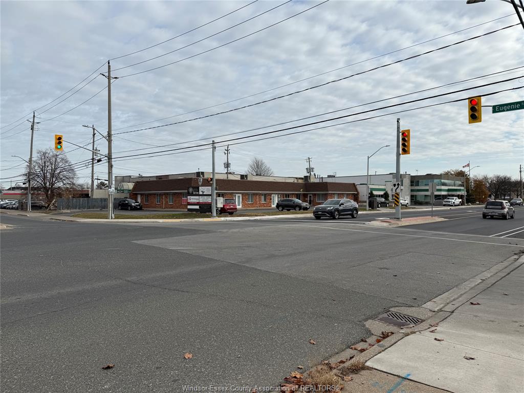 Commercial Sale in Windsor 4