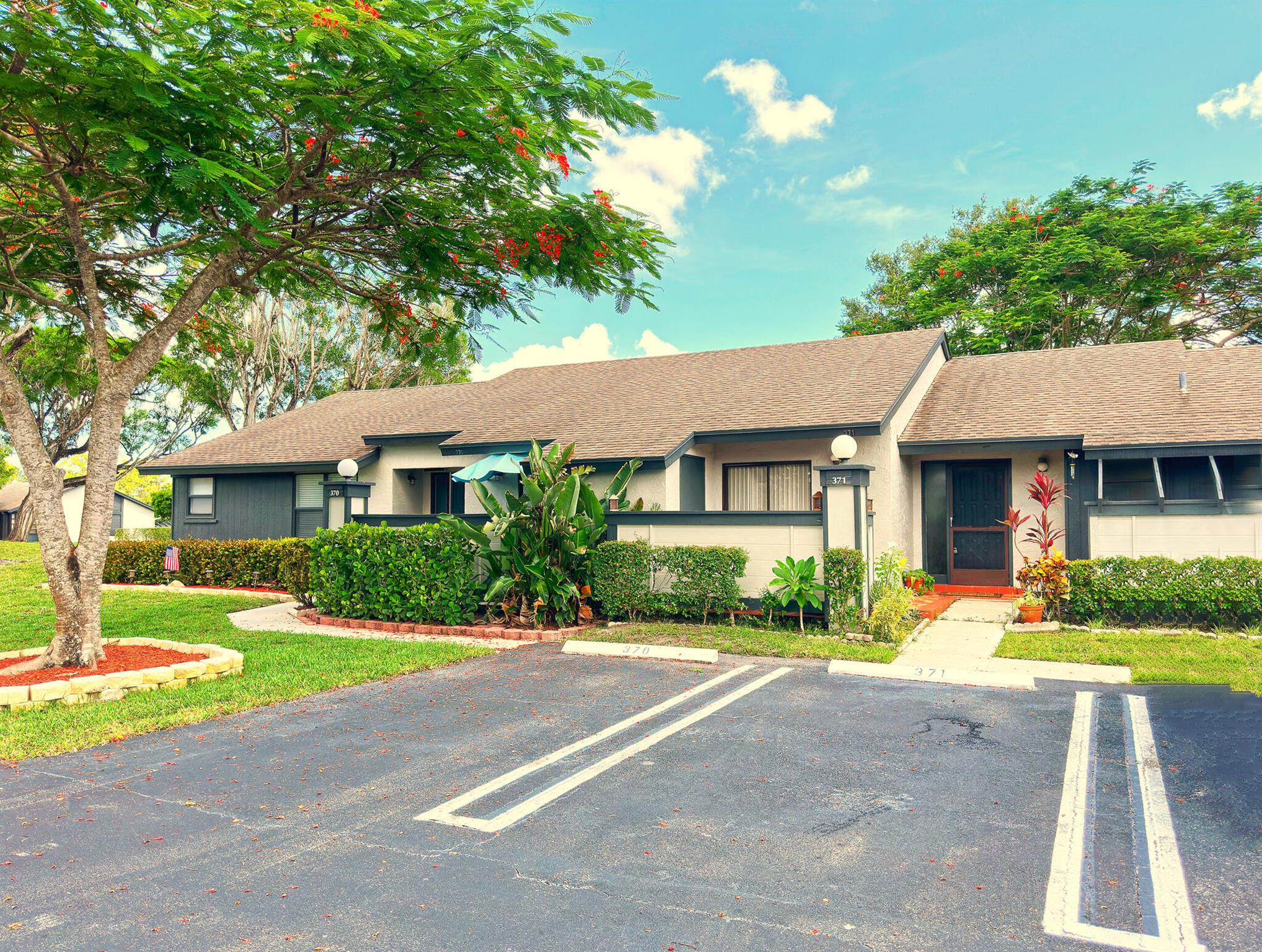 Ottawa Ct, Royal Palm Beach, FL 33411