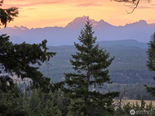 8440 Upper Peoh Point Rd, Cle Elum, WA, 98922-8410 | Card Image