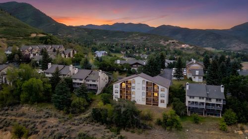 933 Swiss Oaks Dr, Midway, UT, 84049-6117 | Card Image
