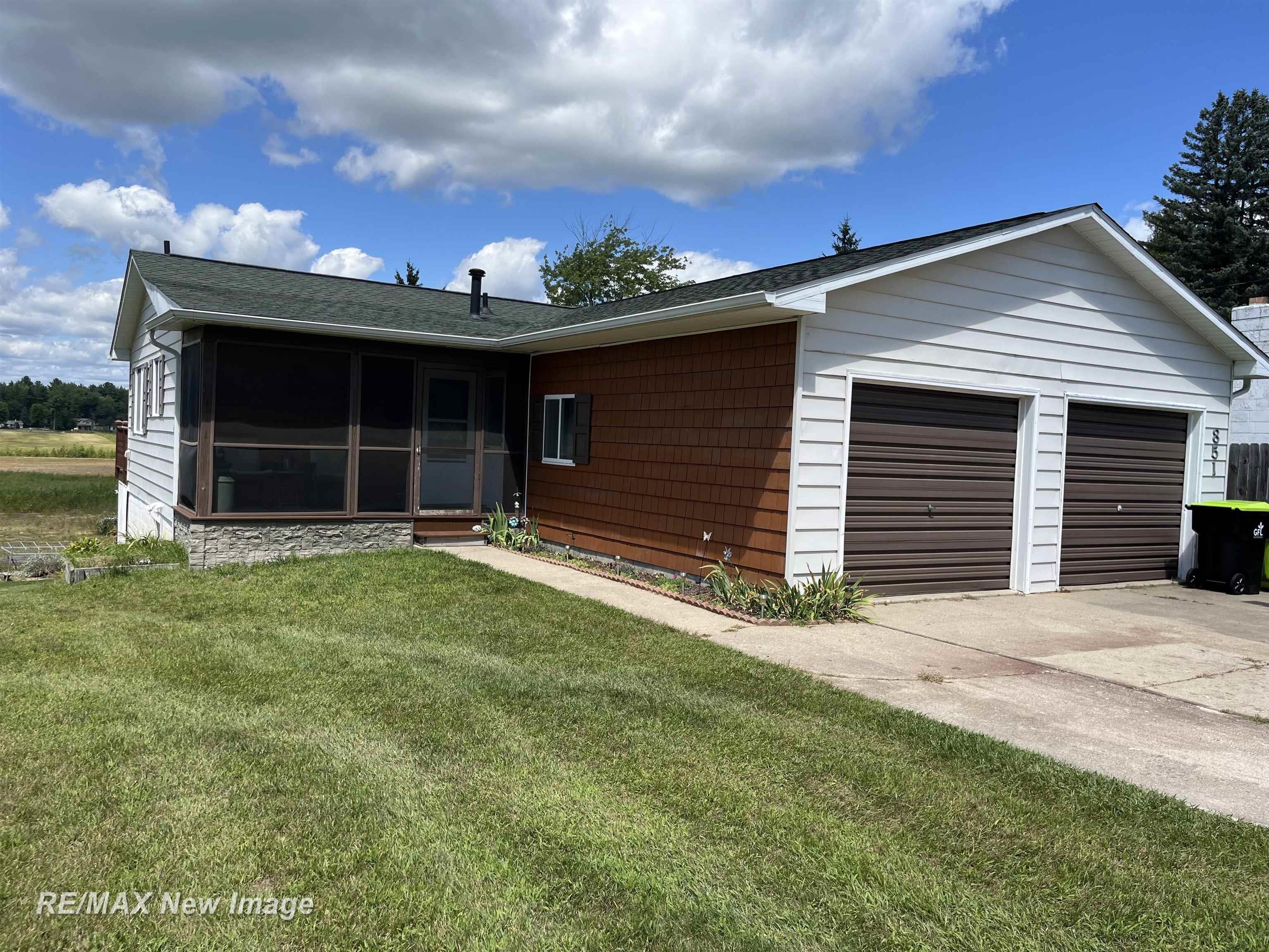 Kaypat Dr, Hope, MI 48628