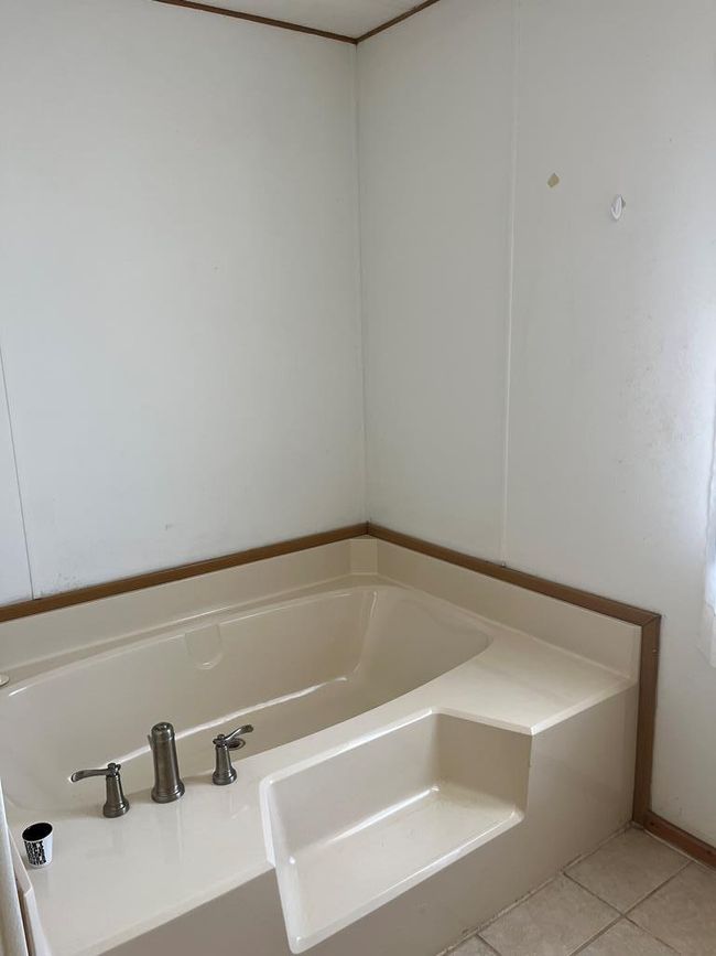 1294 Moss St, House other with 3 bedrooms, 2 bathrooms and 3 parking in Paint Rock TX | Image 18