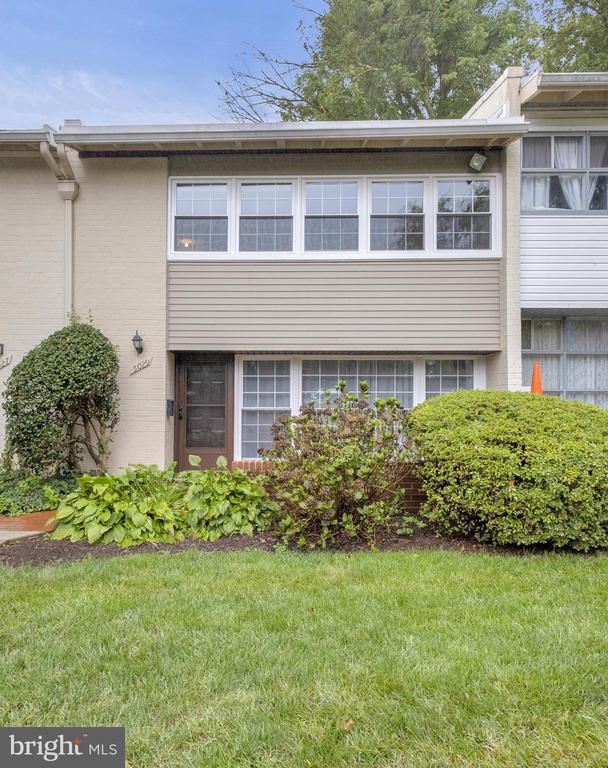 Americana Dr, Annandale, VA 22003