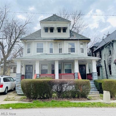 View of front facade with covered porch | Image 1