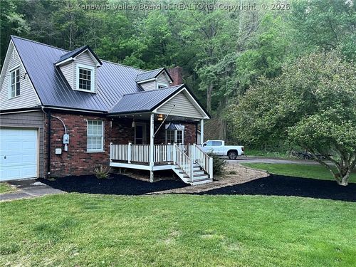 331 Gray St, Comfort, WV, 25049-9623 | Card Image
