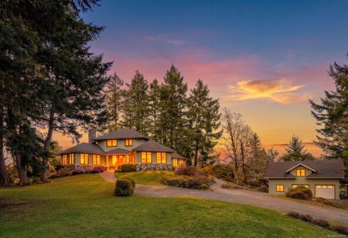 240 Viaduct Ave W, Victoria, BC, V9E2B6 | Card Image