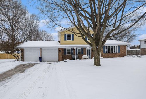 6033 Clearbrook Drive, Stevensville, MI, 49127 | Card Image
