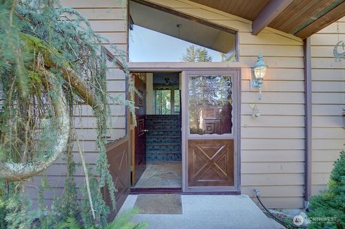 19623 Se 216th St, Maple Valley, WA, 98038-8714 | Card Image