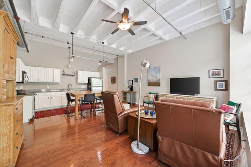 109-111 E Franklin Ave, Minneapolis, MN, 55404-2572 | Card Image