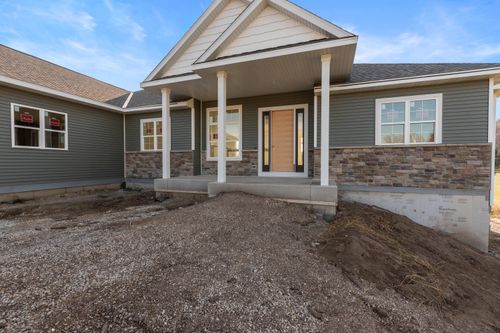 2161 Wallace Lake Rd, West Bend, WI, 53090 | Card Image