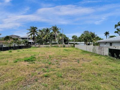 1547 Ne 35th St, House other with 4 bedrooms, 3 bathrooms and null parking in Oakland Park FL | Image 3