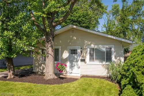655 Orchard Rd, Willoughby, OH, 44094-7244 | Card Image