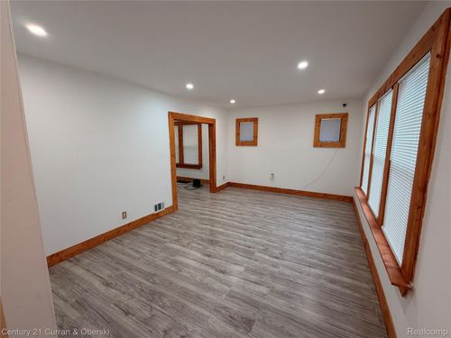 10008 Manor St, Detroit, MI, 48204-4614 | Card Image