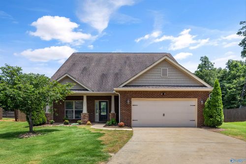 197 Kenton Ln, Madison, AL, 35756-4262 | Card Image