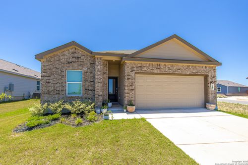 209 Wolf Crest Blvd, Seguin, TX, 78155-3269 | Card Image