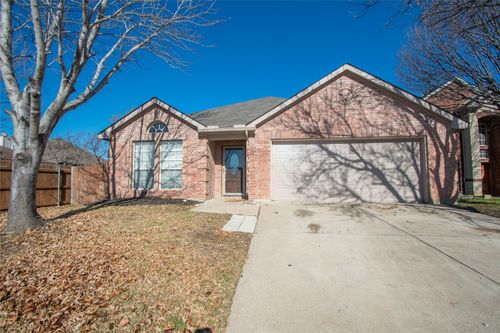 736 Silverbrook Dr, Saginaw, TX, 76179-0934 | Card Image