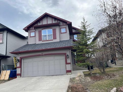 195 Brightonstone Gardens Se, Home with 4 bedrooms, 2 bathrooms and 2 parking in Calgary AB | Card Image