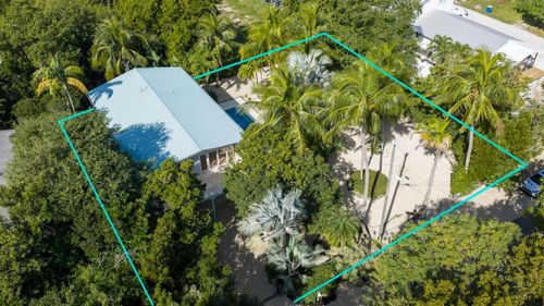 158 Tampa Dr, Tavernier, FL, 33070-2047 | Card Image