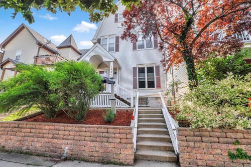 1680 N Astor St, Milwaukee, WI, 53202-2164 | Card Image