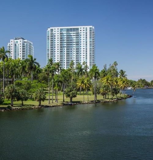 412-1861 S River Drive, Miami, FL, 33125 | Card Image