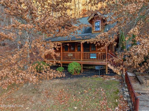 3221 Smoky Ridge Way, Sevierville, TN, 37862-7474 | Card Image