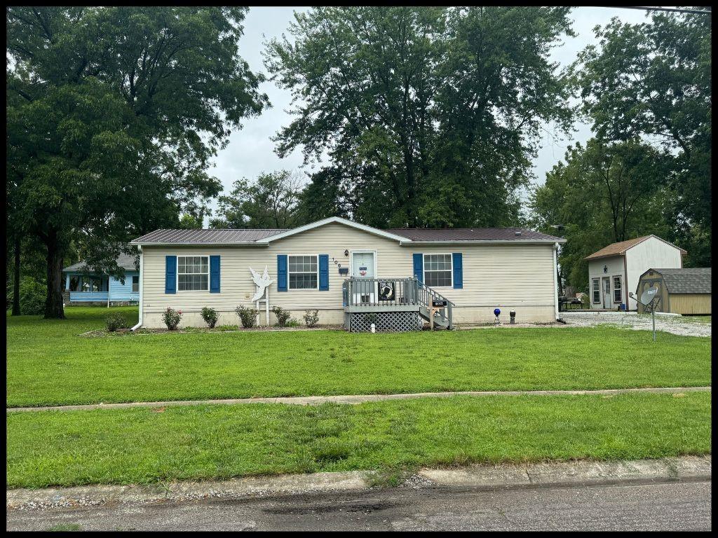 Mulberry St, Sweet Springs, MO 65351