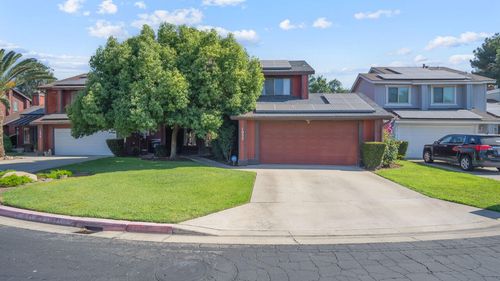 1032 E Oakridge Avenue, Visalia, CA, 93292 | Card Image