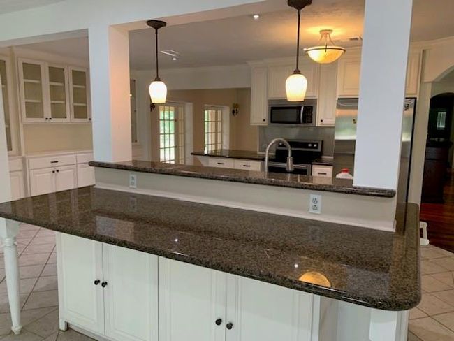15025 Stagecoach Rd, House other with 5 bedrooms, 3 bathrooms and 1 parking in Stagecoach TX | Image 14