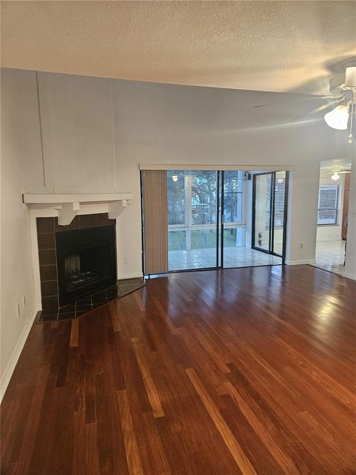 624-4723 Puritan Cir, TAMPA, FL, 33617-8342 | Card Image