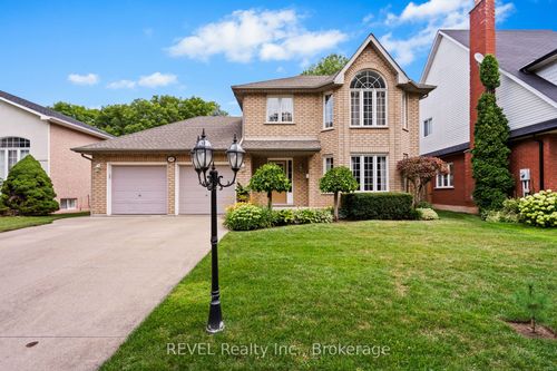 98 Debora Dr, Grimsby, ON, L3M4J3 | Card Image