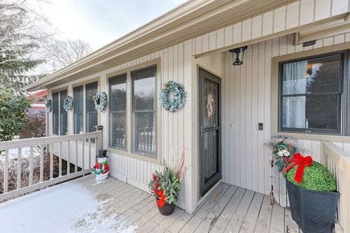 36 Bruce Ave, Shrewsbury, MA, 01545-3002 | Card Image