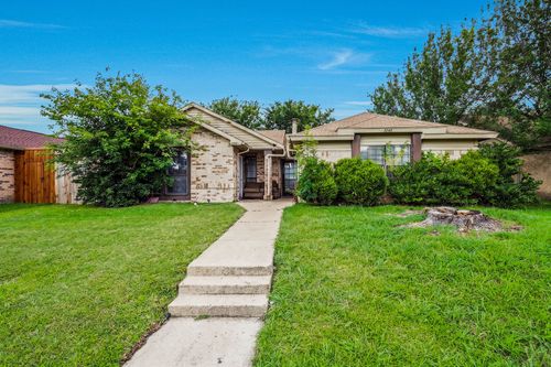 3048 Navarro Ln, Grand Prairie, TX, 75052-5734 | Card Image