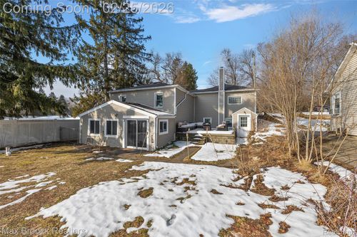 2940 Steeple Hill Rd, White Lake, MI, 48383-1863 | Card Image