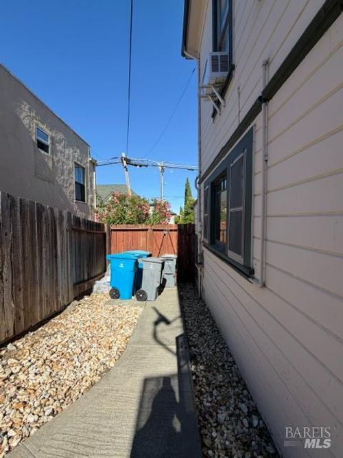 919 Santa Clara Street, Vallejo, CA, 94590 | Card Image