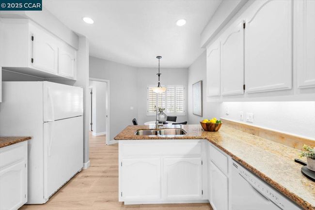 1359 Shell Ln, Townhouse with 3 bedrooms, 3 bathrooms and 2 parking in Clayton CA | Image 13