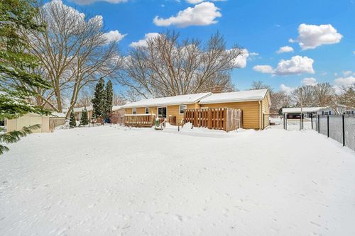 195 Ash Street, Oregon, WI, 53575 | Card Image