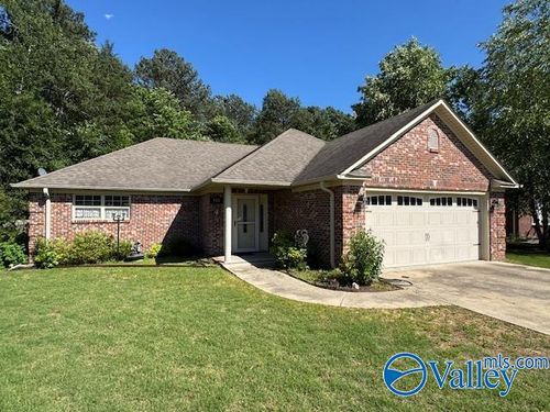 418 Santana Dr, Athens, AL, 35611-2394 | Card Image