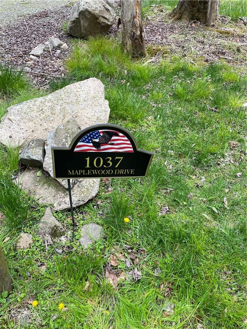1037 Maplewood Dr, Newfoundland, PA, 18445-7756 | Card Image