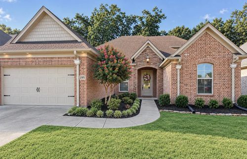 195 Cherokee Cir, Oakland, TN, 38060-5280 | Card Image