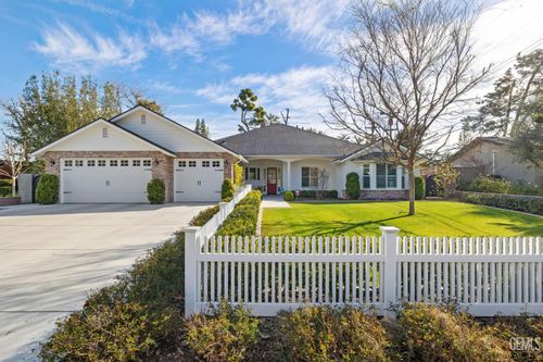 7108 Saint Andrews Dr, Bakersfield, CA, 93309-2448 | Card Image