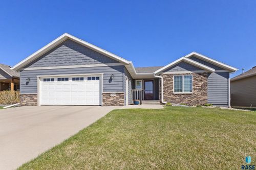 7400 E Corinth St, Sioux Falls, SD, 57110-4854 | Card Image